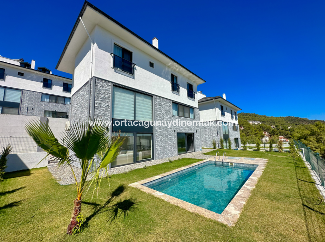 Muğla Ortaca Sarıgerme De 245 M2 4 1 Furnished Tribleks Villa For Sale.