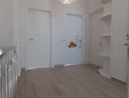 Dalaman Karaçalı Mahallesinde Ultra Lüks 4+1 Özenle Yapılmış 3 Katlı Triplex Villamız Satılıktır.